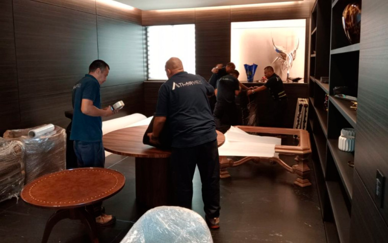 Mudanzas Diplomáticas